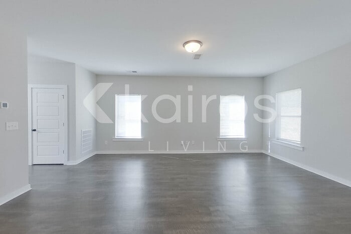 Building Photo - 44 Maple Leaf Dr