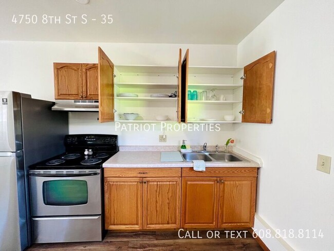 Building Photo - Fully Furnished Studio in Wisconsin Rapids...