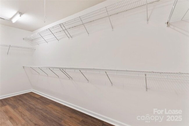 Building Photo - 2003 Red Carpet Ct