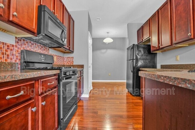 Building Photo - 2024 Morgan Hill Dr