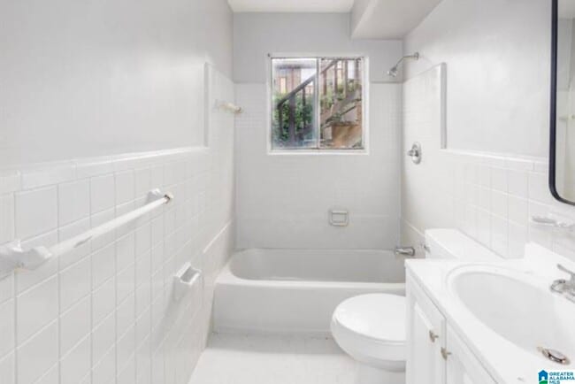 Building Photo - 7728 Rugby Ave