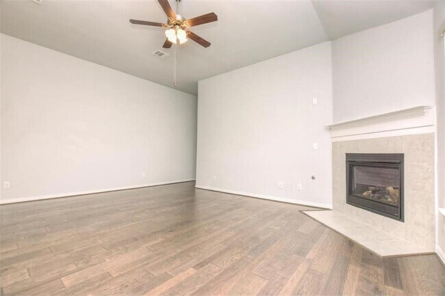 Building Photo - 704 Bonnet Blvd