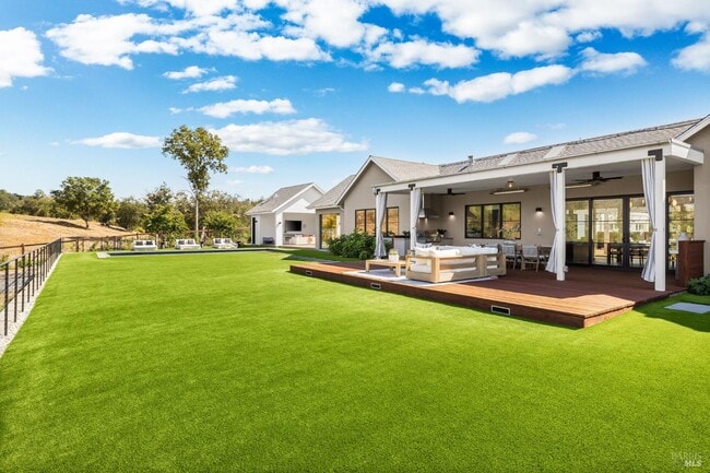 Building Photo - 987 Mark West Springs Rd