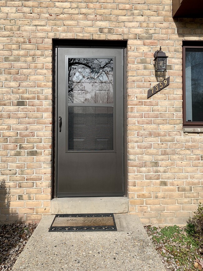 Front Entrance - 7359 Hickory Log Cir