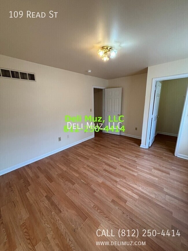 Building Photo - 109 Read St