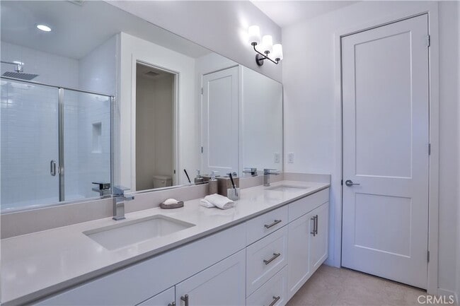 Building Photo - 224 Babson Ct