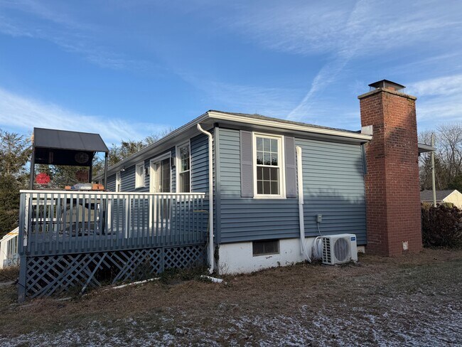 Building Photo - 36 Colonial Dr