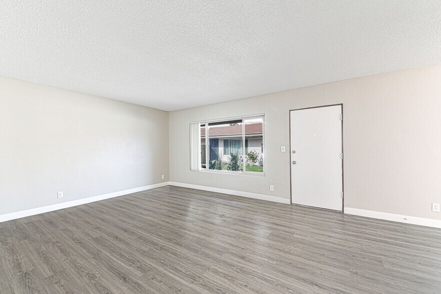 Building Photo - 147 S Magnolia Ave