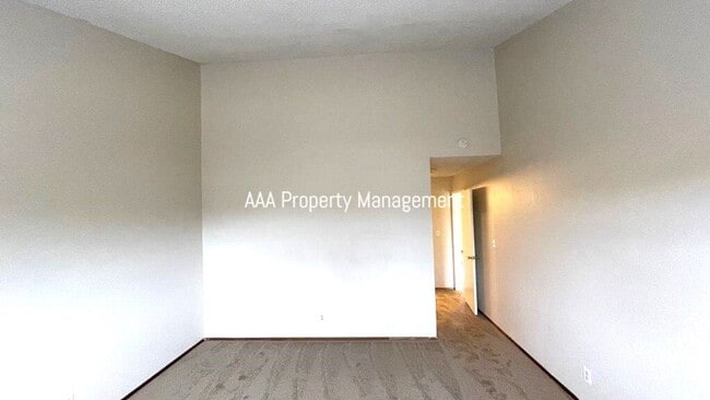 Building Photo - Nice 4 bedroom 2 bath Single family home in great neighborhood!