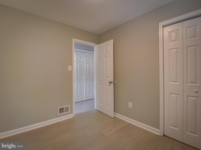 Building Photo - 6812 Landor Ln