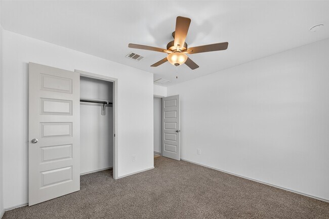 Building Photo - 9721 Chelsea St