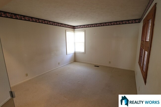 Building Photo - Lovely two bedroom two bath home