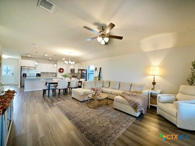 Building Photo - 3884 Lorenzen Ct