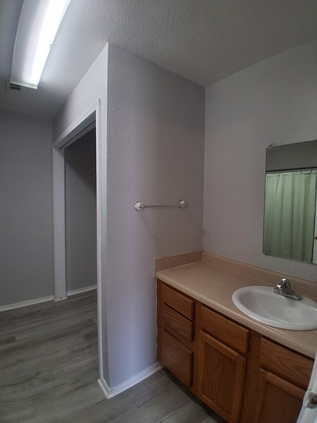 Building Photo - 32 Cypress Ave