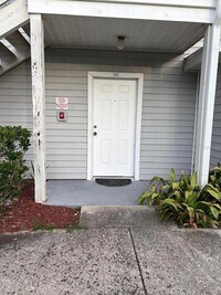 Building Photo - 1218 Bermuda Lakes Ln