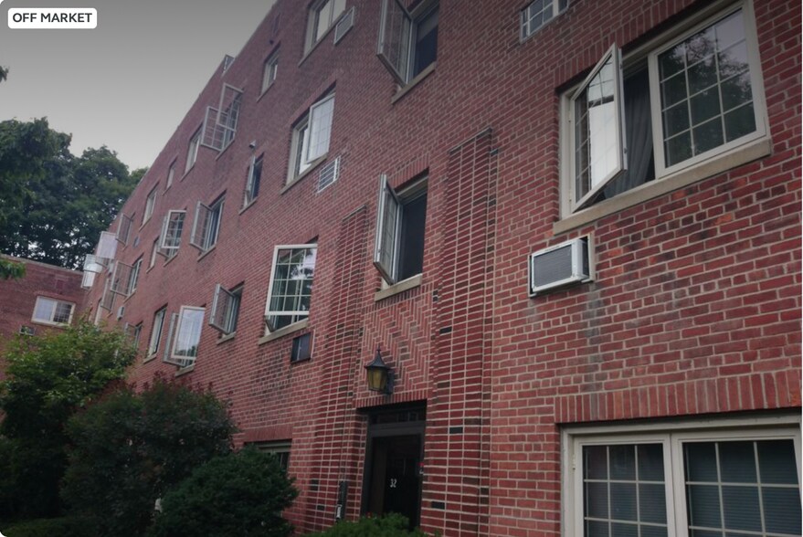 Building Photo - 32 Saint Paul St