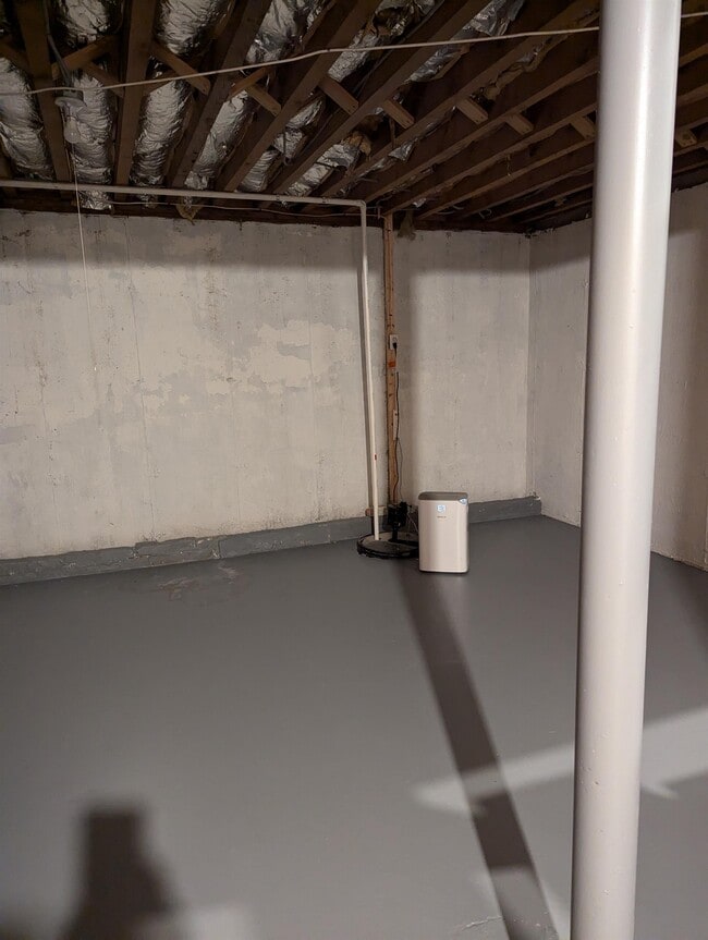 Building Photo - 511 Maple Ave