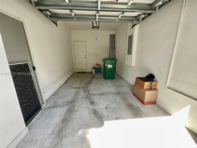 Building Photo - 5628 NW 113th Ave