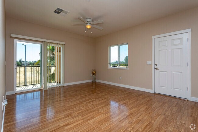 Interior Photo - Axis at Compass Pointe
