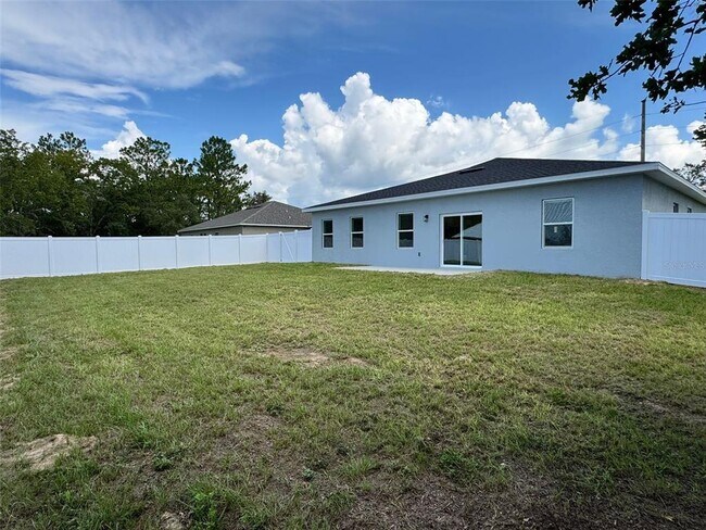 Building Photo - 656 Marion Oaks Manor