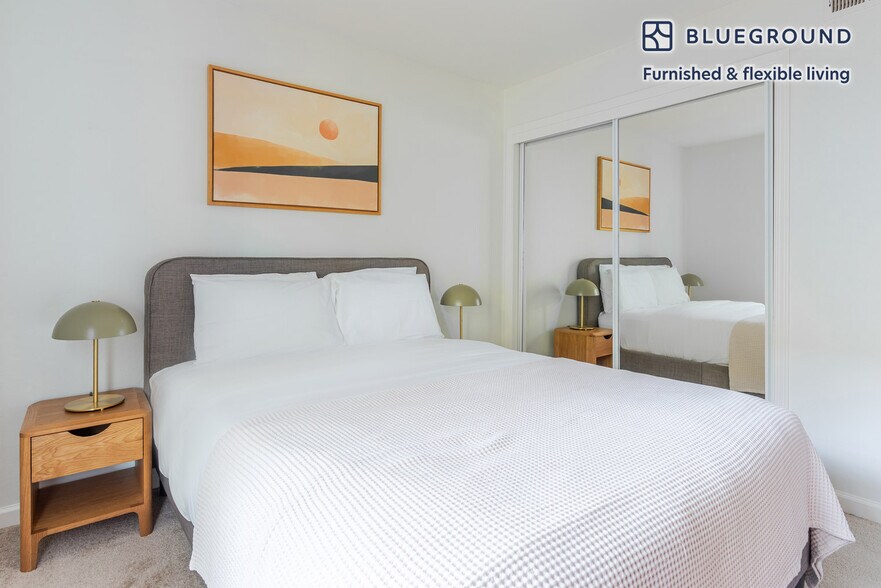 Building Photo - 141 Wellesley Cres