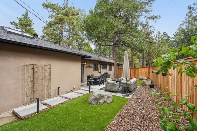 Building Photo - 25340 Marion Ridge Dr