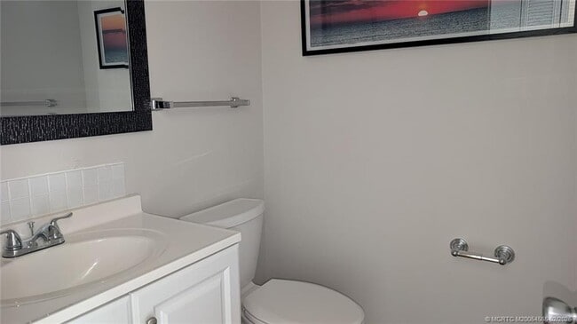 Building Photo - 2600 SE Ocean Blvd