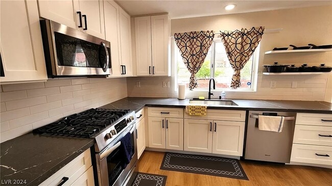 Building Photo - 8705 Villa Ridge Dr