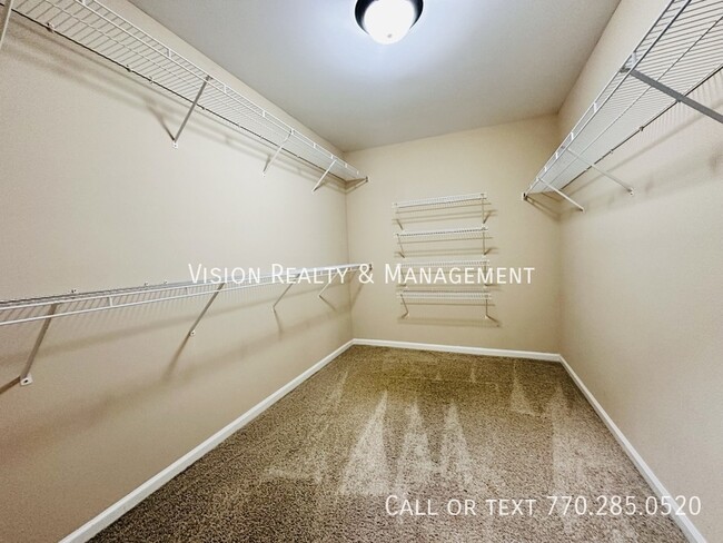 Building Photo - 19 Baywood Ln
