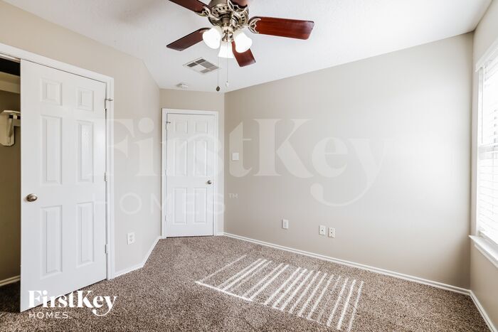 Building Photo - 8702 Bentongrove Ln