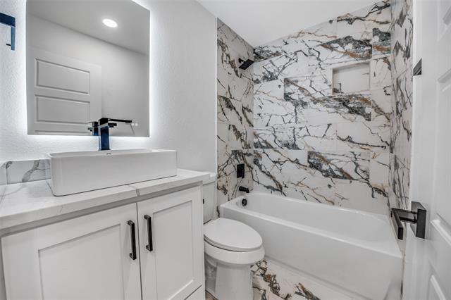 Building Photo - 2321 Budd St