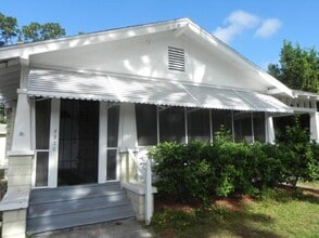 Building Photo - 7220 Clinton St