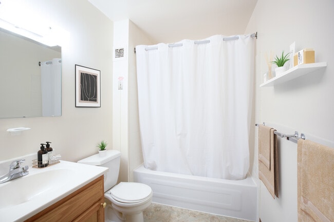 Building Photo - Park Place Towers - Income Restricted 62+