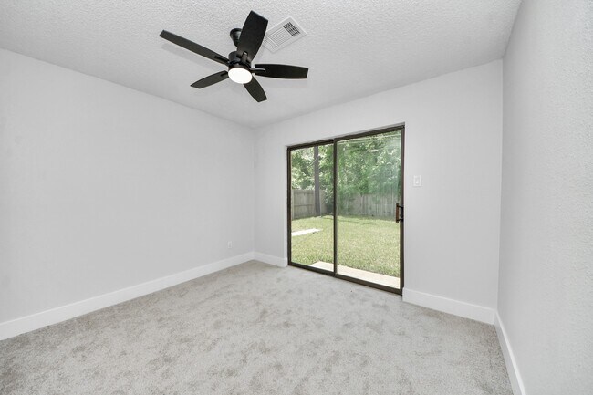 Building Photo - 7427 Willow Oak Dr