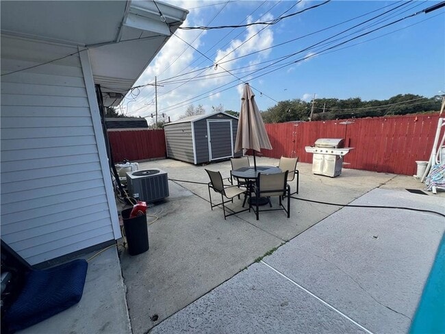 Building Photo - 6613 Carmen St