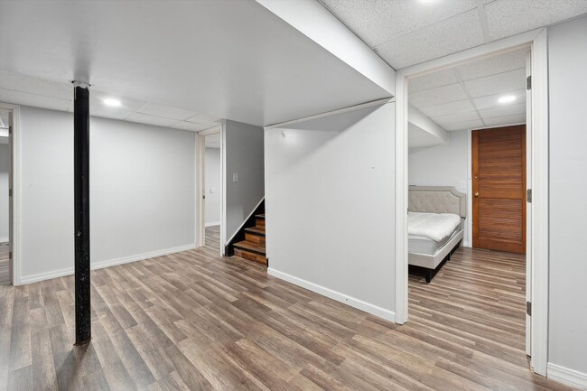 Building Photo - Move-In Ready 4 bedroom, 3 bathroom Home i...