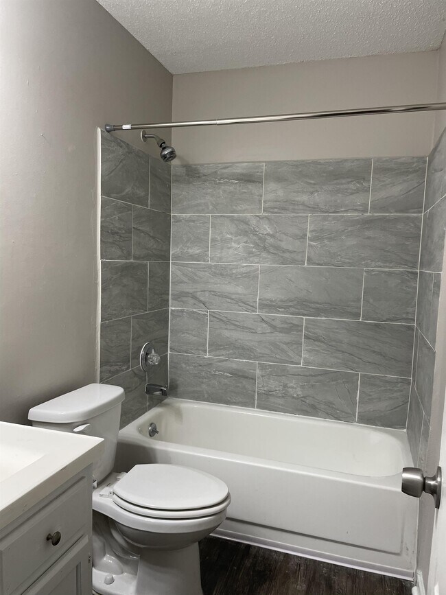 Building Photo - 1128 Verlington Dr