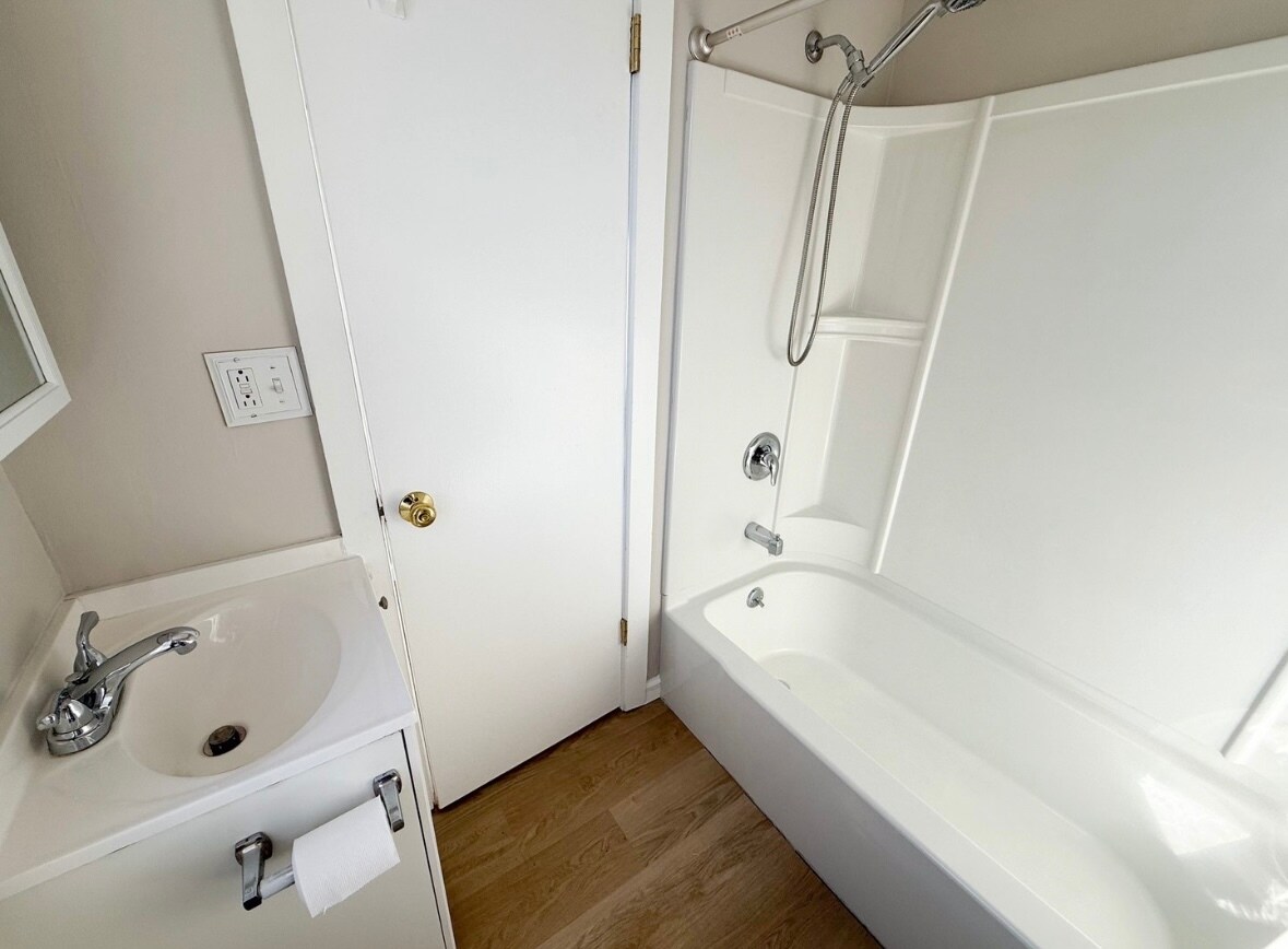 Building Photo - 31 Florence St