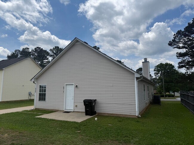 Building Photo - Immaculately Clean 3Bed/2Bath home for lease in Jonesboro
