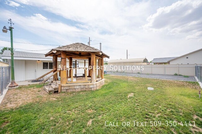 Building Photo - 1 bedroom 1 bathroom Unit in Soap Lake, WA