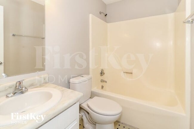 Building Photo - 1252 Sherwood Dr