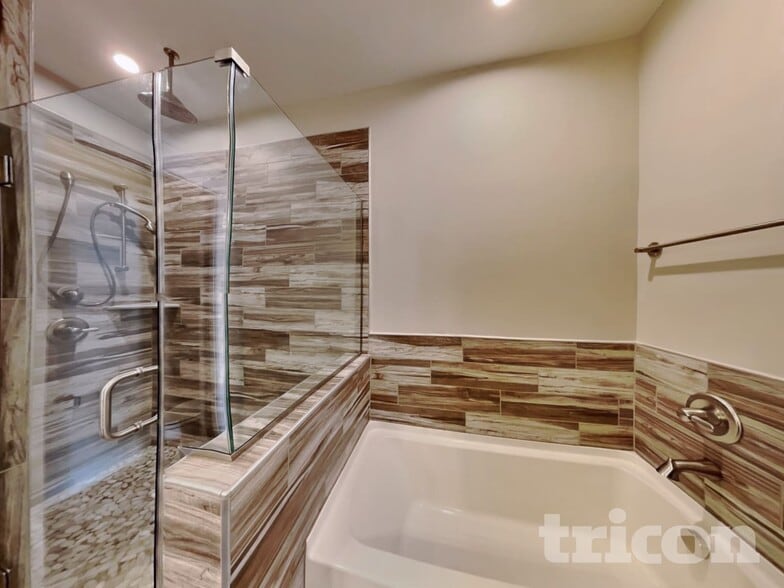 Building Photo - 6817 Charlotte Pike