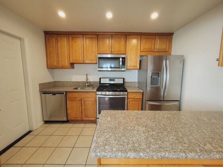 Building Photo - 3933 Woolwine Dr