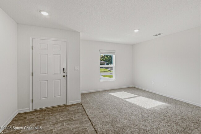 Building Photo - 511 Trumpet St SW