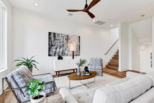 Building Photo - 4703 Oats St