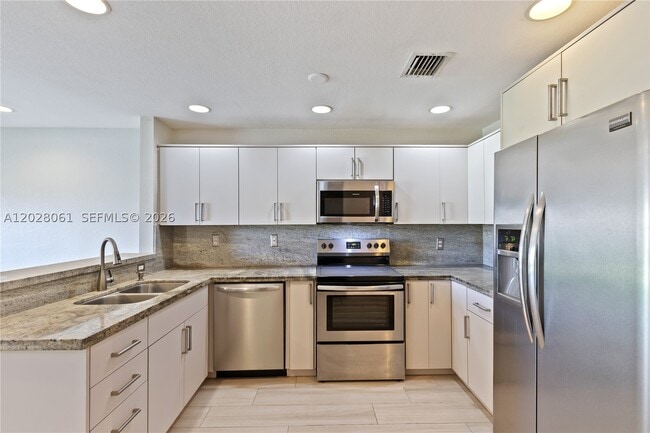 Building Photo - 3126 SW 128th Ave