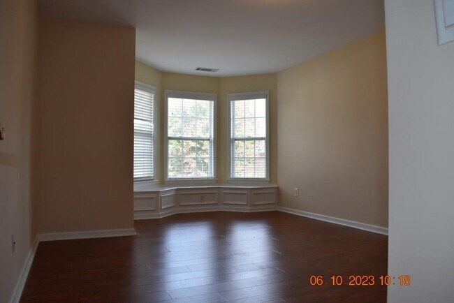 Building Photo - 2689 Heritage Oaks Cir