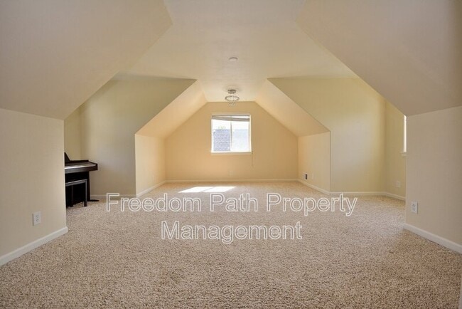 Building Photo - 2575 W Palais Dr
