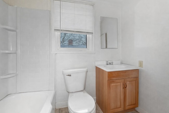 Building Photo - 851 W 25th St