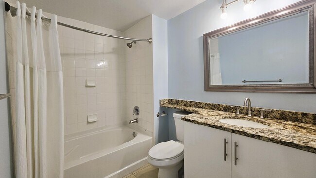 Building Photo - 255 Evernia St